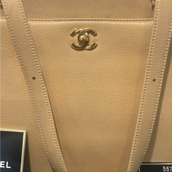 Chanel CC Caviar Beige Leather Tote Bag - Picture 2 of 10